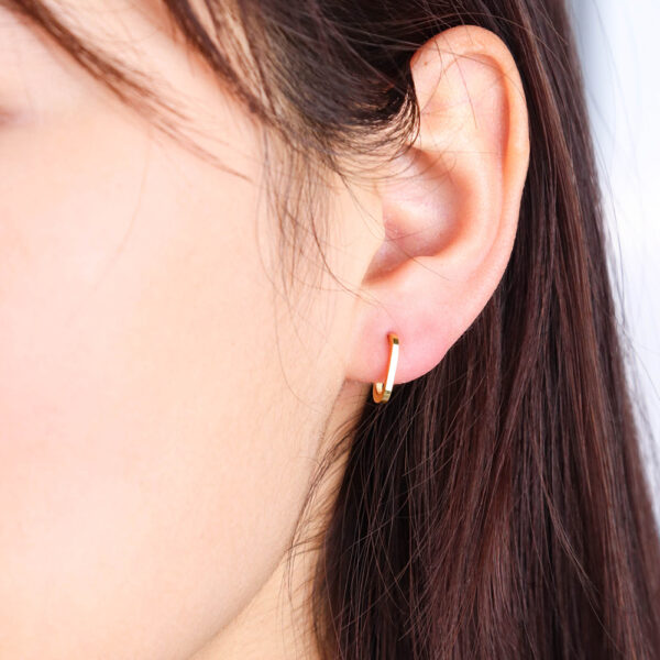 Chris April 316L stainless steel U-turn small 18k gold plated hoops earrings for women - Image 3