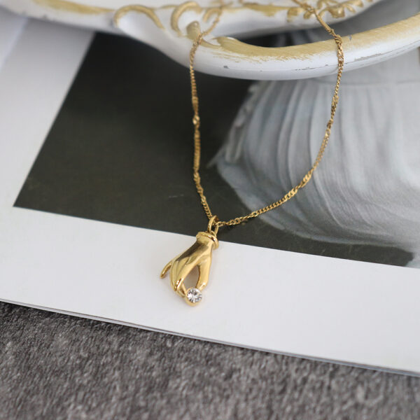 Chris April fashion jewelry personality 316L Stainless steel PVD gold plated hand pendant necklaces with zircon - Image 3