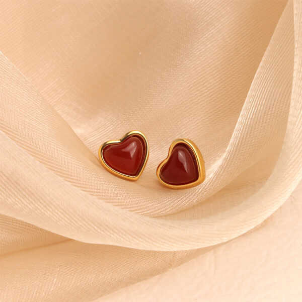 Chris April 316L stainless steel PVD plated natural red agate white agate heart stud earring - Image 4