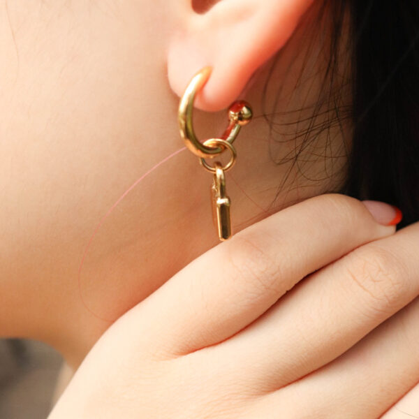 Chris April in stock fashion 316L Stainless Steel PVD gold plated minimalist lock hoop earring jewelry - Image 3