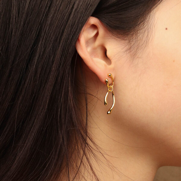 Chris April fine jewelry 18k gold plated 925 sterling silver minimalist U turn organic shape ear back earrings - Image 3