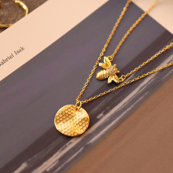 Chris April in stock 925 sterling silver 18k gold plated bee and hive chain layered necklace set - Image 4