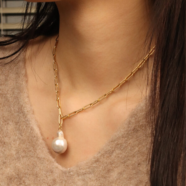 Chris April in stock 18k gold plated Sterling silver hand chain heavy baroque pearl necklaces - Image 5