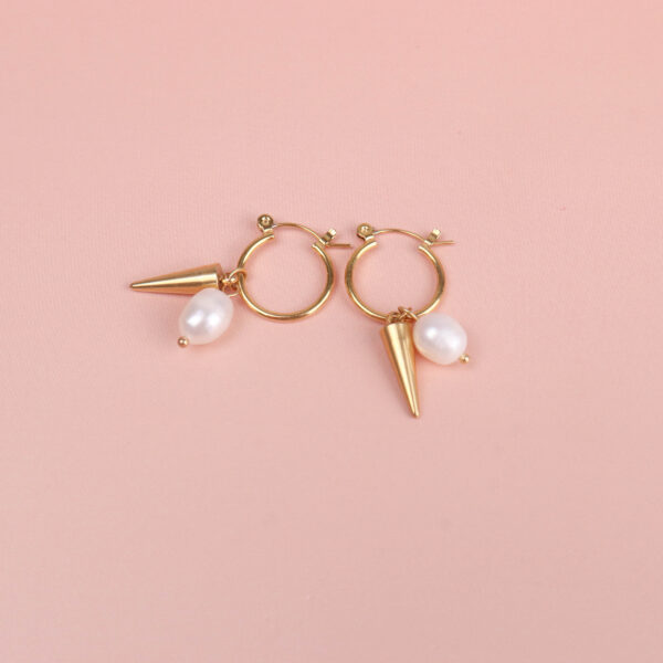 Chris April in stock fashion jewelry 316L stainless steel PVD gold plated Freshwater pearls cone hoop earrings - Image 4