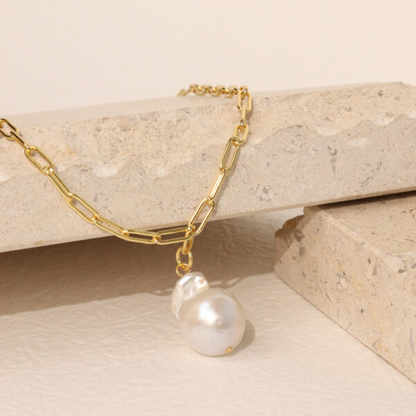 Chris April in stock 18k gold plated Sterling silver hand chain heavy baroque pearl necklaces - Image 4