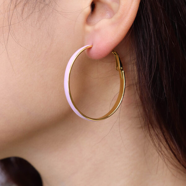 Chris April 316 stainless steel multi-color enamel fashion jewelry hoop earrings women - Image 4