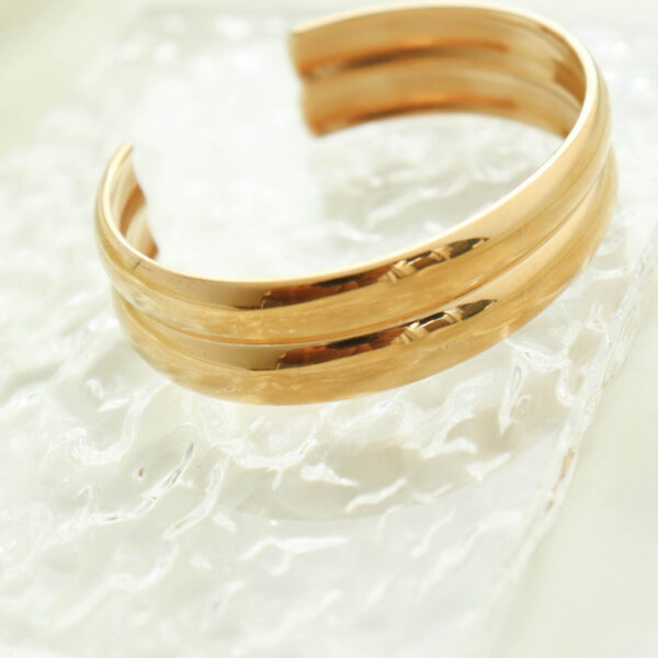 Chris April in stock 316L stainless steel PVD gold plated water-proof bangle cuff bracelet - Image 4