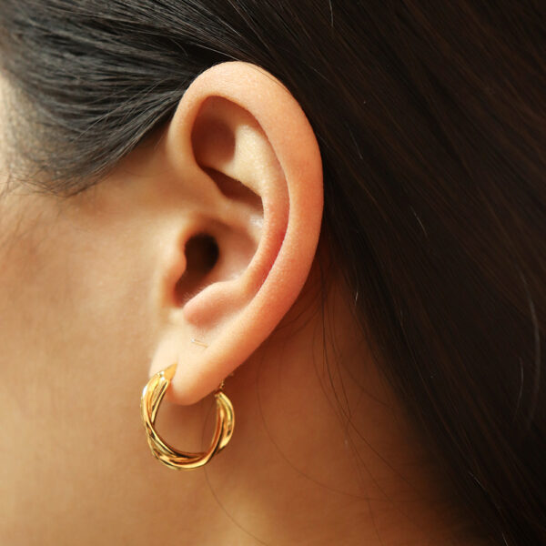 Chris April in stock 925 sterling silver gold plated small vintage circle twisting hoop earrings for women - Image 5