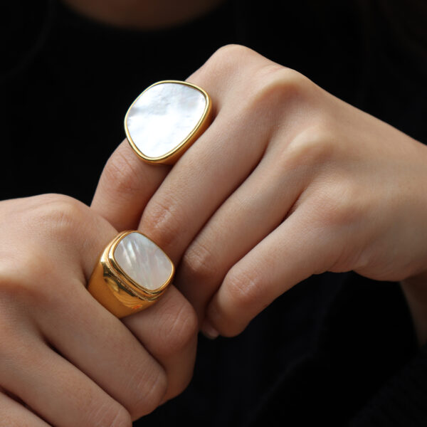 Chris April in stock fashion jewelry 316L stainless steel PVD gold plated Mother Shell Thick Ring - Image 3