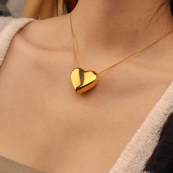 Chris April vintage stainless steel PVD 3D heart shape pendant snake chain necklace - Image 4