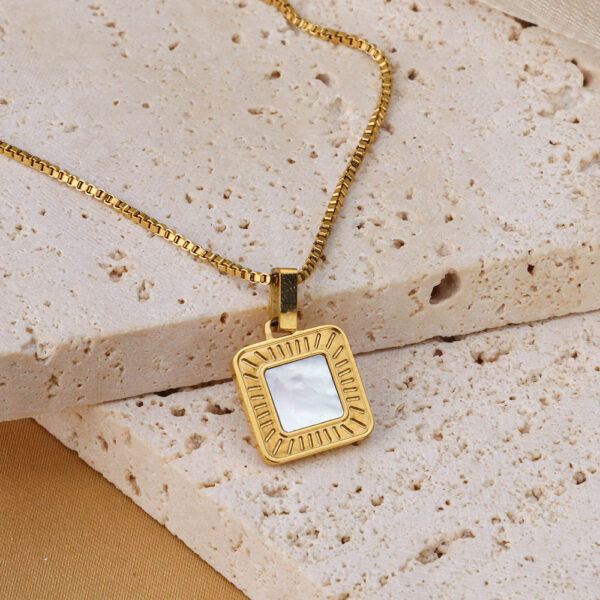 Chris April 316L stainless steel gold plated curving natural sea shell square pendant necklace for man women - Image 4