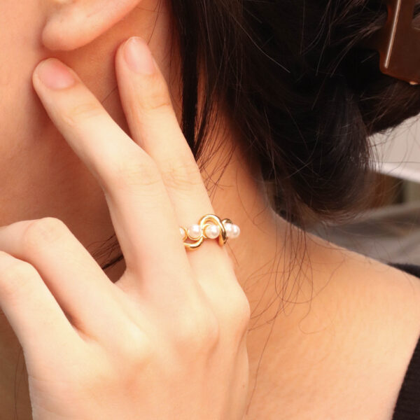 Chris April in stock Anti-tarnish 316L stainless steel PVD gold plated minimalist pearl twine finger rings - Image 5