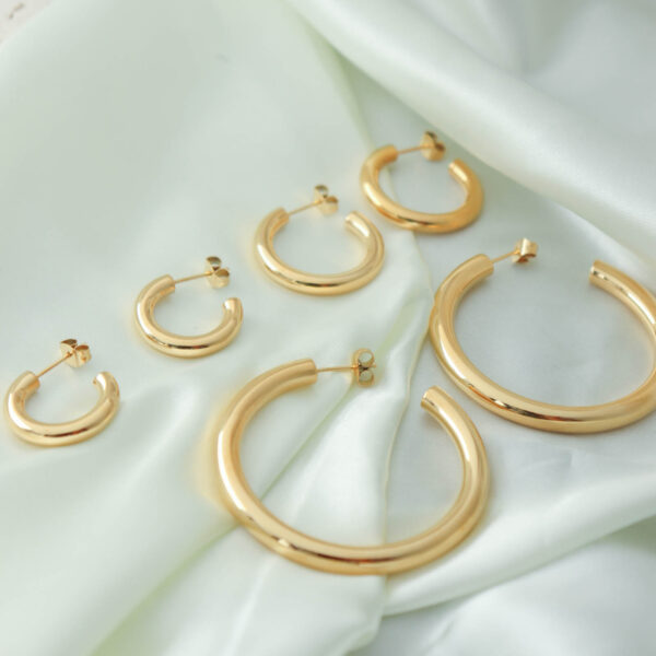 Chris April in stock 316L Stainless Steel PVD gold plated minimalist hiphop hoop earring - Image 4