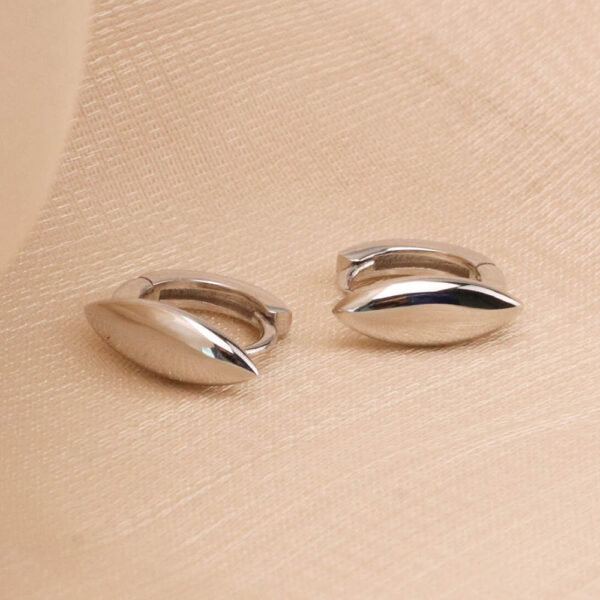 Chris April stackable jewelry 925 sterling silver 18k gold plated olive shape oval mini hoop huggies earrings - Image 4