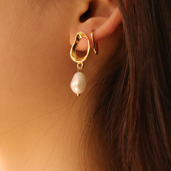 Chris April korean version trendy 925 sterling silver 18K gold plated women baroque pearl drop earrings - Image 4